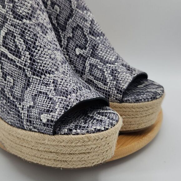 Aerosoles Women's Martha Stewart Hillside  Leather Snake Print Wedge Sandals - Picture 2 of 11